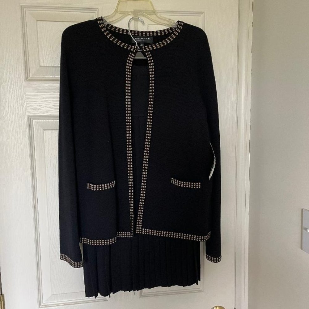 Jones New York 2-piece suit - size L